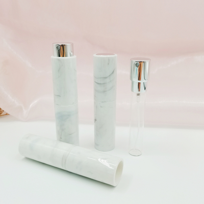 Color modificado para requisitos particulares 8ml de la botella de perfume recargable del modelo plástico del mármol de la inyección