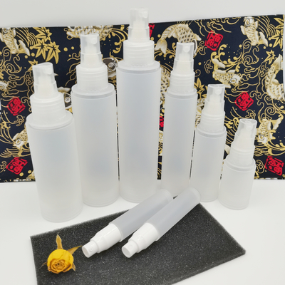 La botella cosmética plástica helada fijó 5ml 10ml 15ml 50ml 100ml para el empaquetado del cuidado de piel