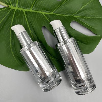 La botella cosmética de gama alta Skincare de la bomba que empaquetaba 30ml metalizó
