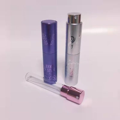 Botella de cristal reemplazable de lujo grabada en relieve del diseño 10ml 8ml de la botella del espray de perfume del aluminio